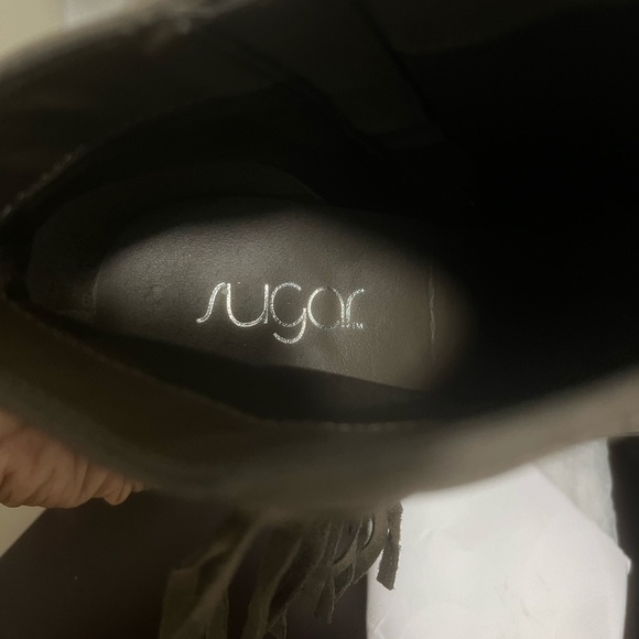 Women’s Heel Fringe Boots *PRICE IS FIRM* - Picture 4 of 8